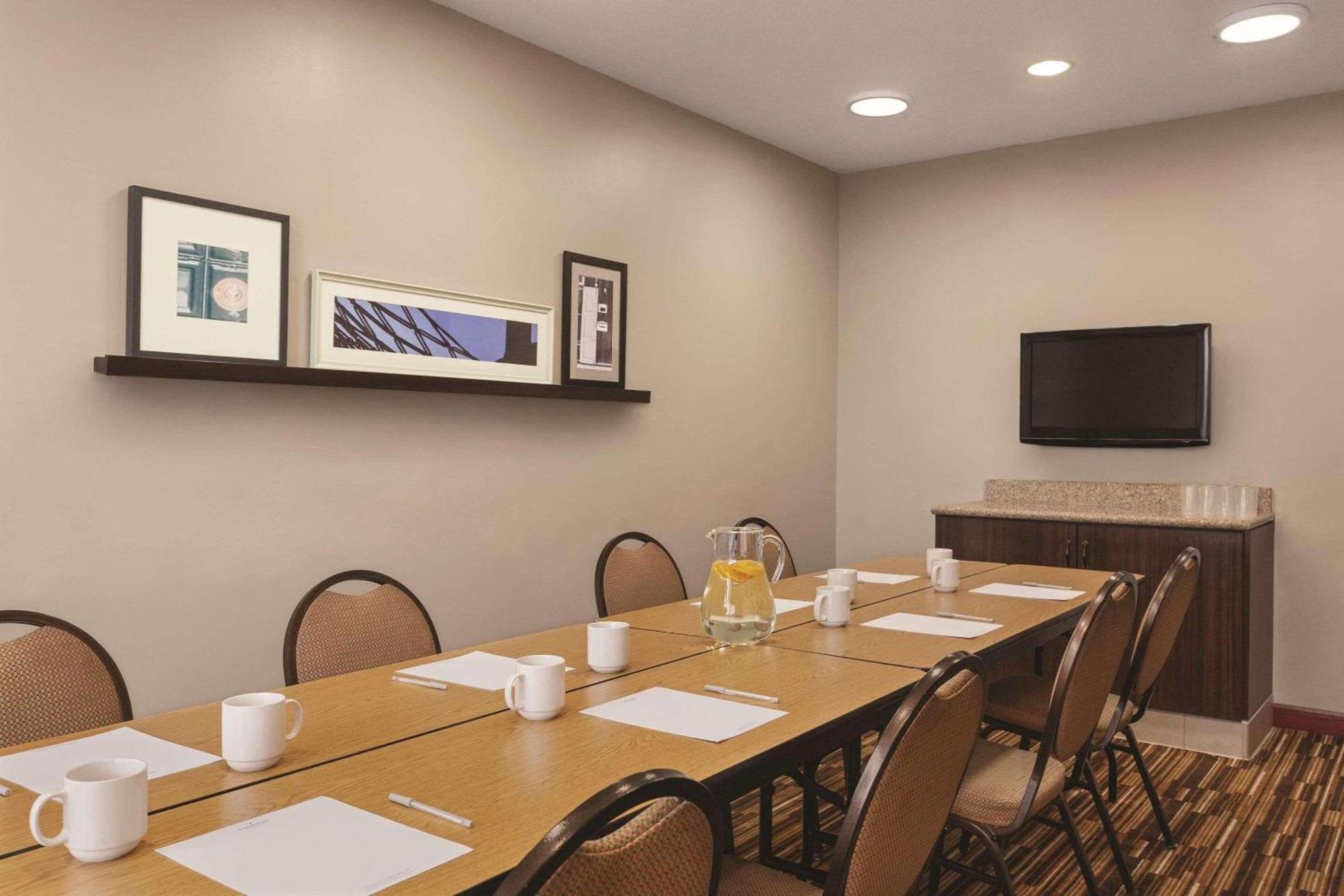 Country Inn & Suites By Radisson, Willmar, Mn Dış mekan fotoğraf